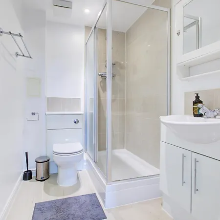 Newly Furnished Stunning 2 Bedroom Flat Edgware Exterior photo